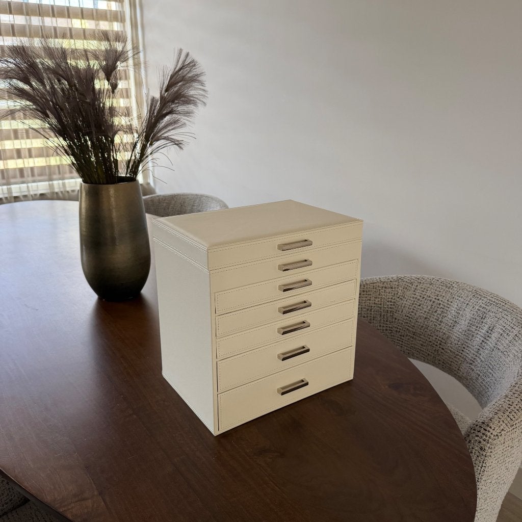 Nieuwe crème Sieradenbox - juwelenkist, Beige, Nieuw, Ophalen of Verzenden, Met spiegeltje(s)