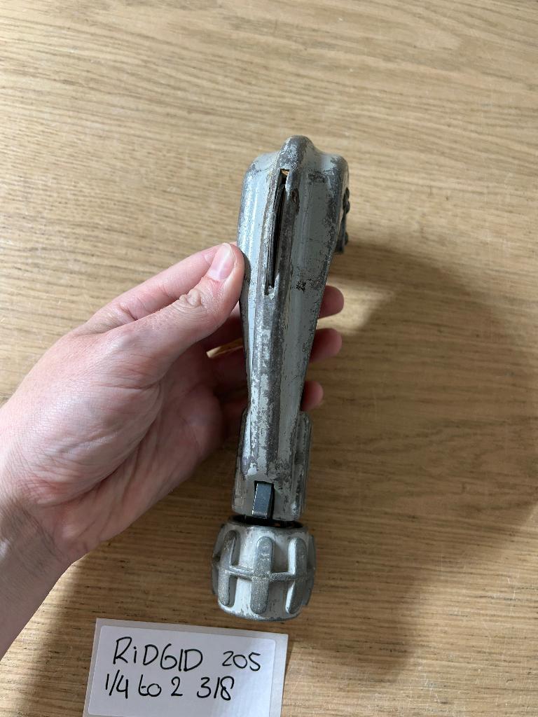 Ridgid No 205 Pijpsnijder 1/4 to 2 3/8, Doe-het-zelf en Verbouw, Gereedschap | Handgereedschap, Ophalen of Verzenden, Gebruikt