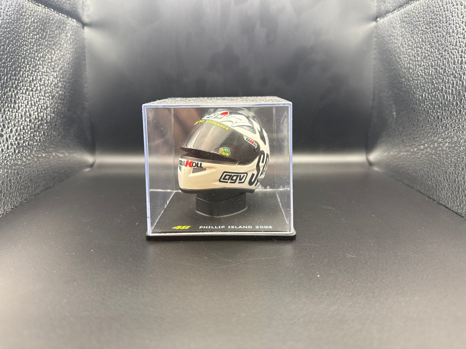 Schaalmodel helm 1:5 - Valentino Rossi Phillip Island 2004, Ophalen of Verzenden, Gebruikt, 1:5 t/m 1:8, Toebehoren