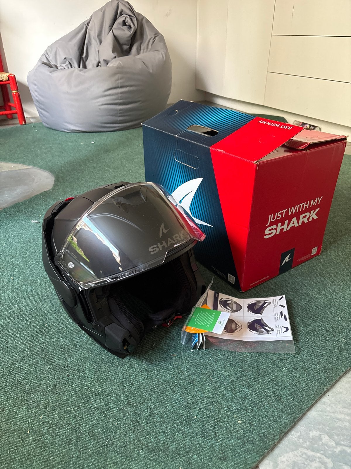 Nieuwe Shark Systeemhelm - Mat Zwart, Motoren, Kleding | Motorhelmen, Nieuw met kaartje, Systeemhelm, Shark, L