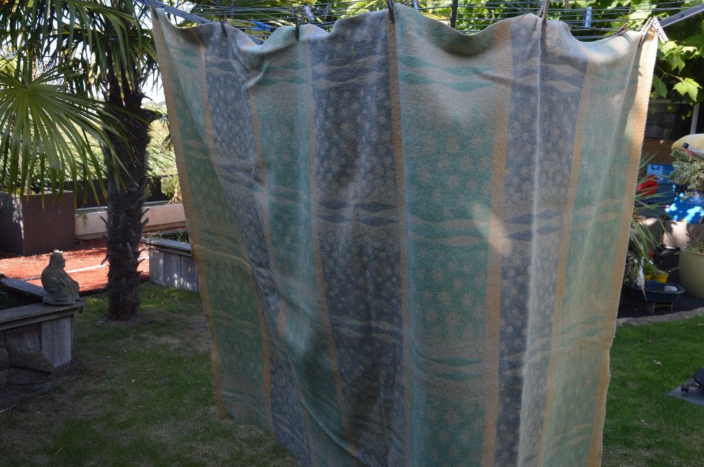vintage wollen deken 100% zuiver scheerwol pastelkleuren 227, Huis en Inrichting, Slaapkamer | Beddengoed, Gebruikt, Meerkleurig