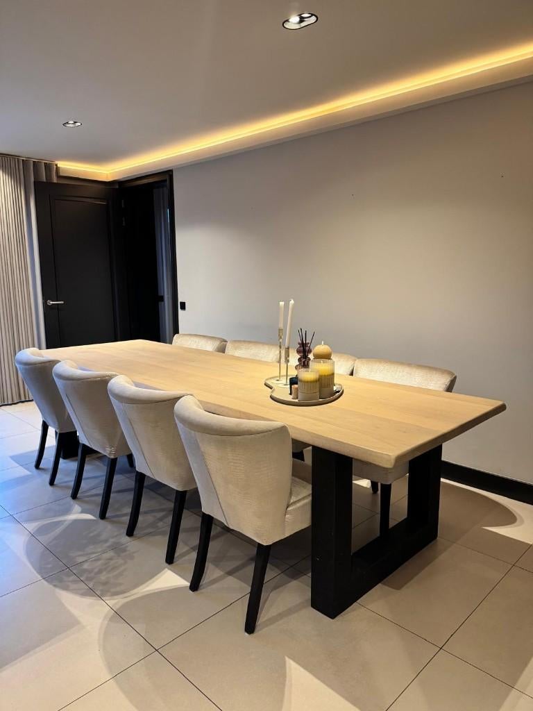 Eiken eettafel 320cm + 8 stoelen | nwpr €4.500, Huis en Inrichting, Ophalen, Eikenhout, 200 cm of meer, 50 tot 100 cm