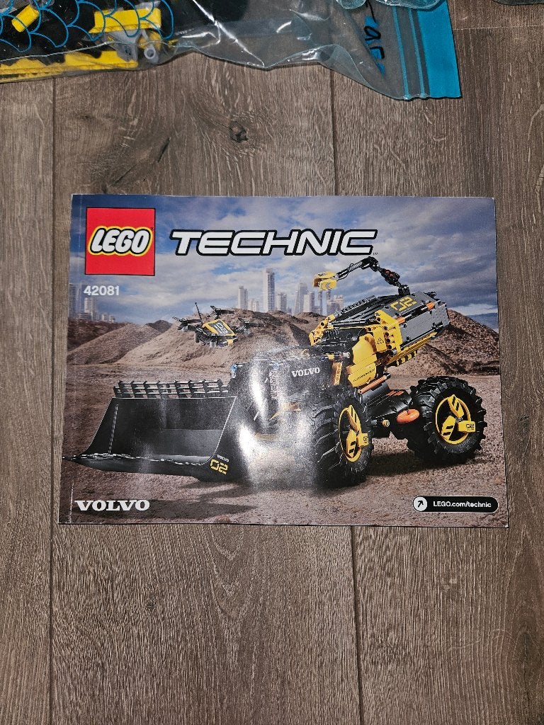 Lego Technic 42081 Volvo Concept Wiellader ZEUX, Gebruikt, Lego, Inclusief instructies, Ophalen of Verzenden
