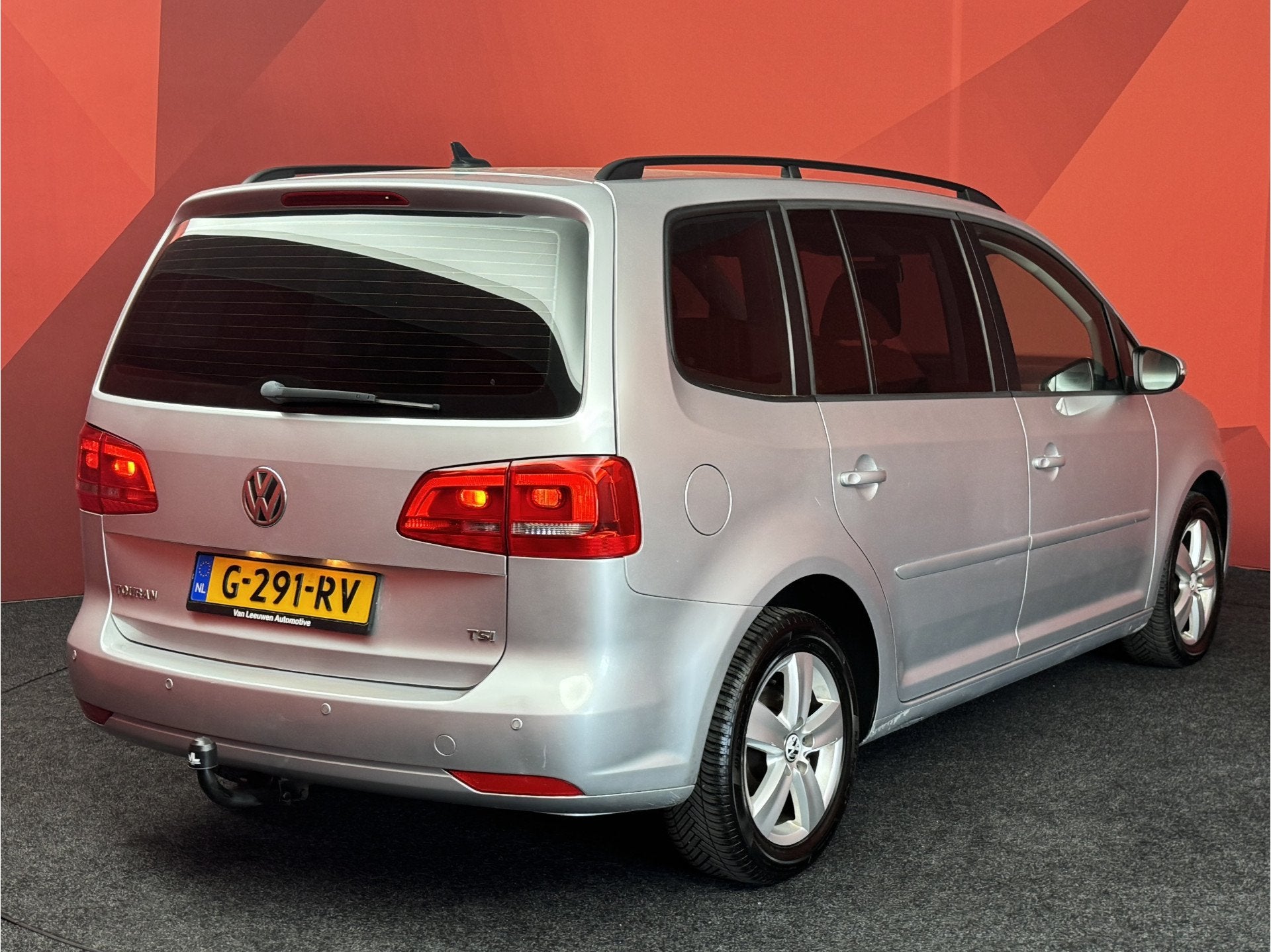 Volkswagen Touran 1.4 TSI Trendline, Auto's, Voorwielaandrijving, Euro 5, Zwart, 4 cilinders