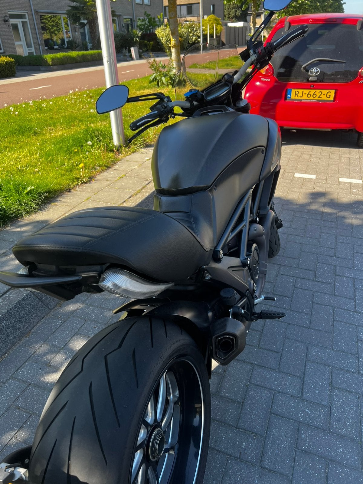 Ducati Diavel Carbon ABS 2011! FULL CARBON FIBER BOMVOL, 2 cilinders, Occasion, 1198 cc, Motorrijbewijs A