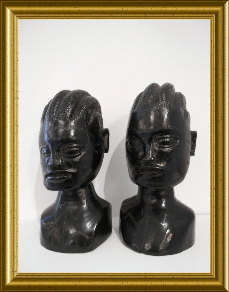 Twee afrikaanse zware houten bustes, hoofden, Antiek en Kunst, Kunst | Beelden en Houtsnijwerken, Groep mensen, Buste, Ophalen of Verzenden