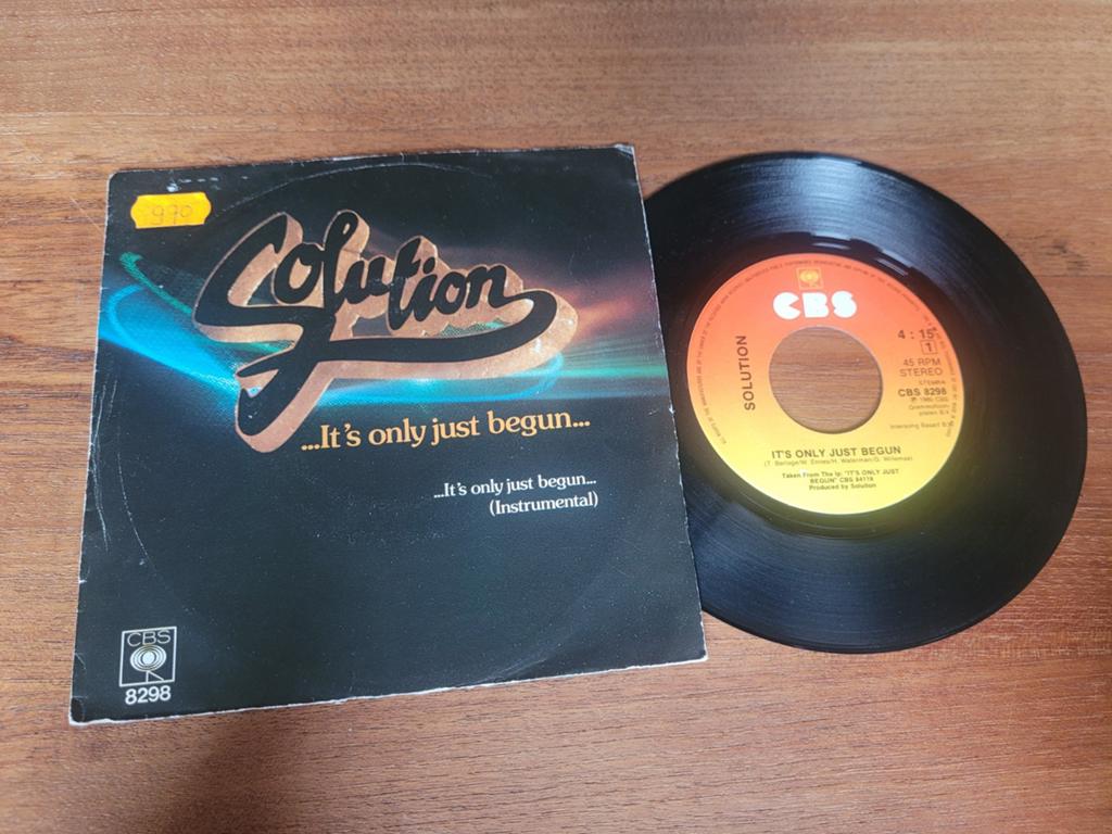 Solution - It's Only Just Begun (Single 1980), Gebruikt, Fotohoes, 7 inch, Ophalen of Verzenden