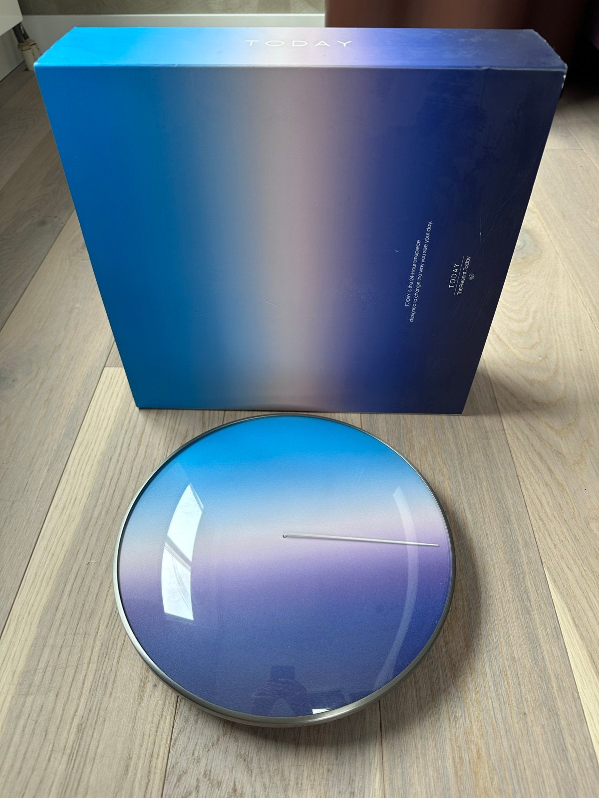 ThePresent - Today Klok - Design-artikel, Ophalen of Verzenden, Zo goed als nieuw, Analoog, Wandklok