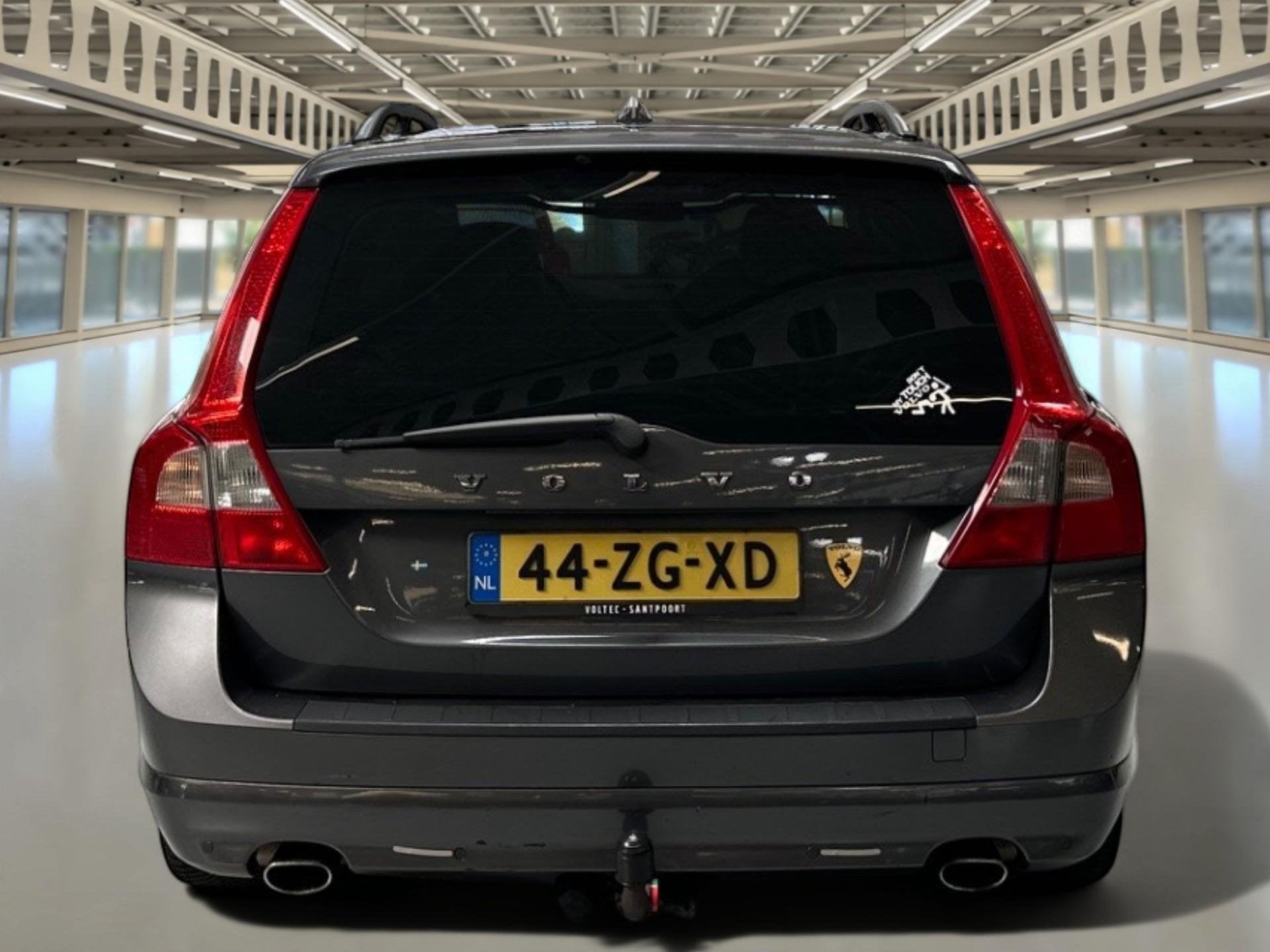 Volvo V70 3.0 T6 AWD Momentum Stoel ventilatie,Schuifdak,Ada, Automaat, Gebruikt, 2953 cc, 2000 kg