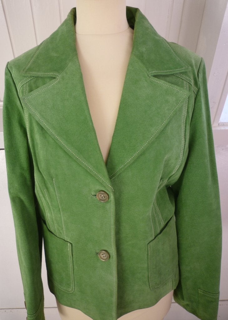 503 suede colbert jasje merk essentials (nieuw), Kleding | Dames, Ophalen of Verzenden, Nieuw, Maat 42/44 (L), Groen