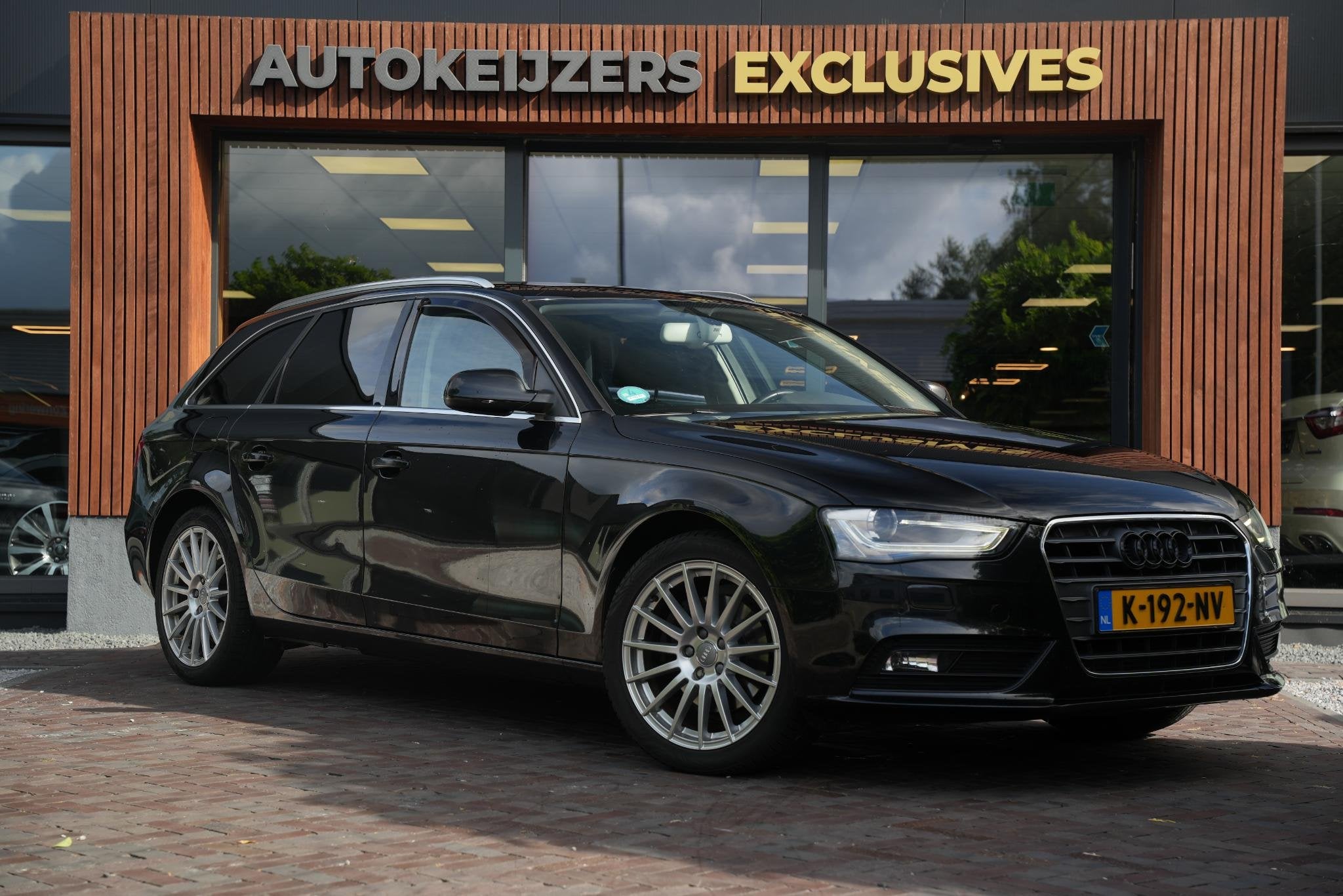 Audi A4 Avant 1.8 TFSI Business Edition Panoramadak Stoelver, Euro 5, Stof, Gebruikt, 4 cilinders