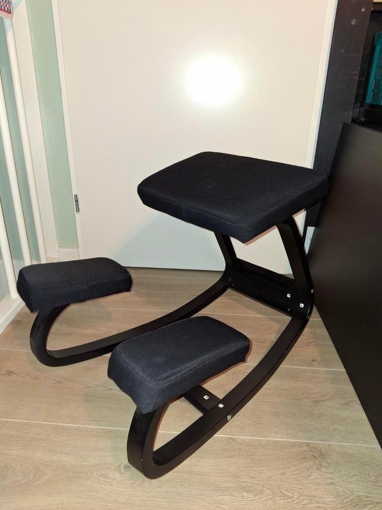 Ergonomische kniestoel - Zwart, Gebruikt, Zwart, Ergonomisch, Ophalen of Verzenden