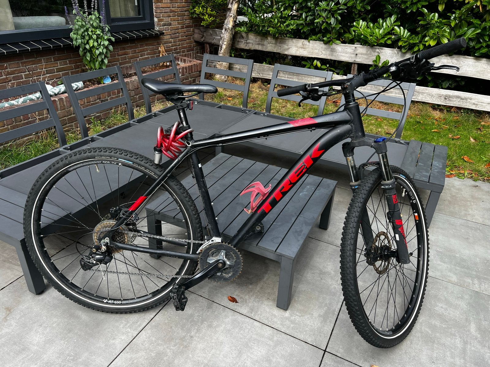 Trek Marlin 7 Mountainbike - Zwart/Rood - 21.5 inch frame, Fietsen en Brommers, Fietsen | Mountainbikes en ATB, Ophalen, Gebruikt