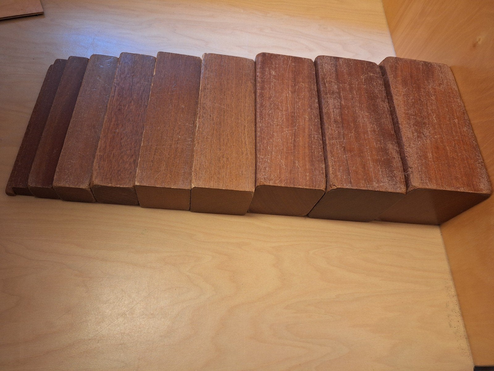 orginele MONTESSORI bruine trap (massief hout ), Ophalen, Gebruikt
