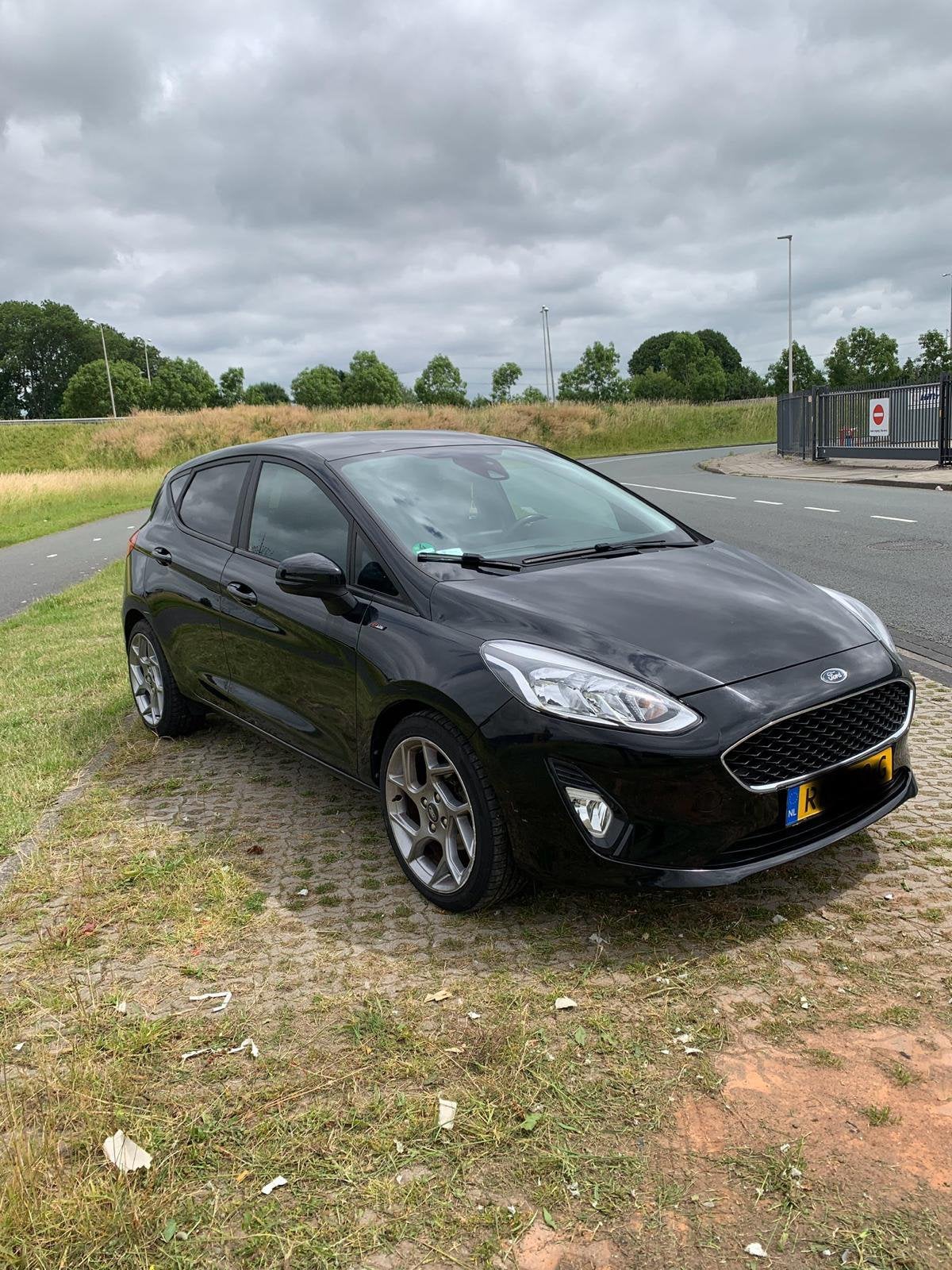 Ford Fiësta NAP carplay 2018 Zwart stline pak black edition, Auto's, Voorwielaandrijving, Euro 5, Stof, 750 kg