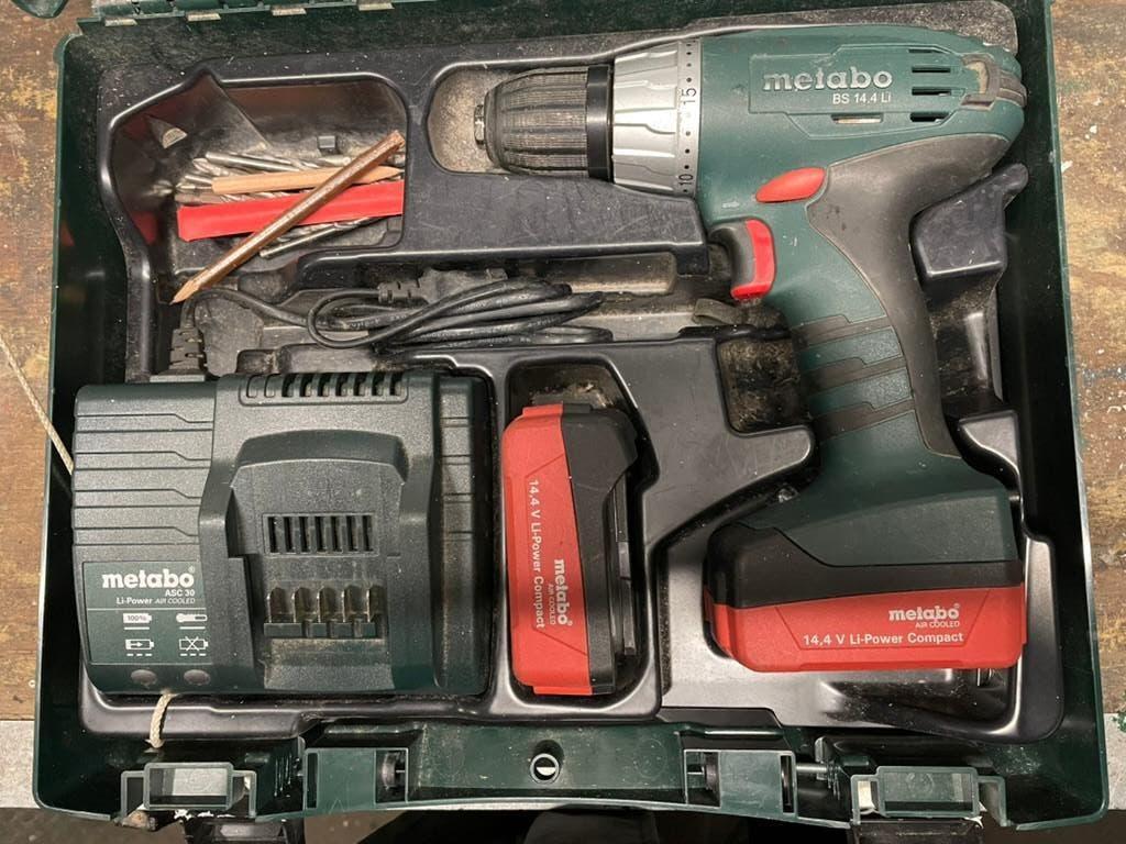 accuboor Metabo, Doe-het-zelf en Verbouw, Variabele snelheid, Ophalen of Verzenden, Minder dan 400 watt, Zo goed als nieuw