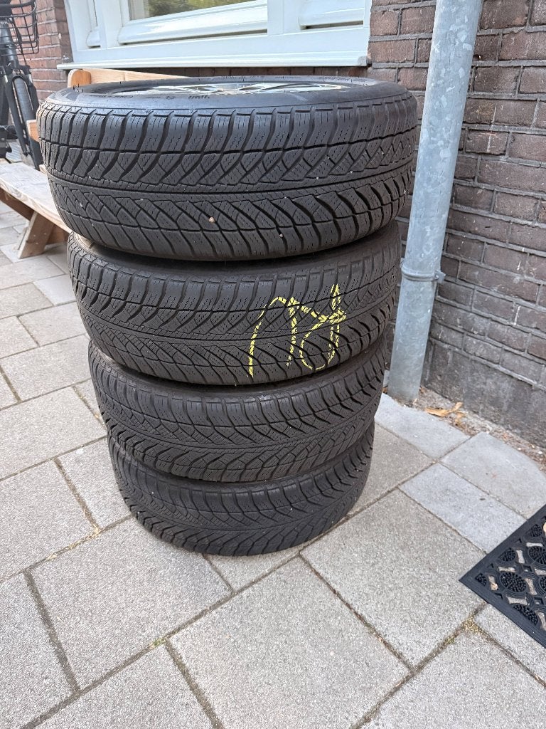 Set of 4 Winter Tires with Rims - Mini Cooper 195/55 R16 87H, Ophalen, Gebruikt, 16 inch, Banden en Velgen