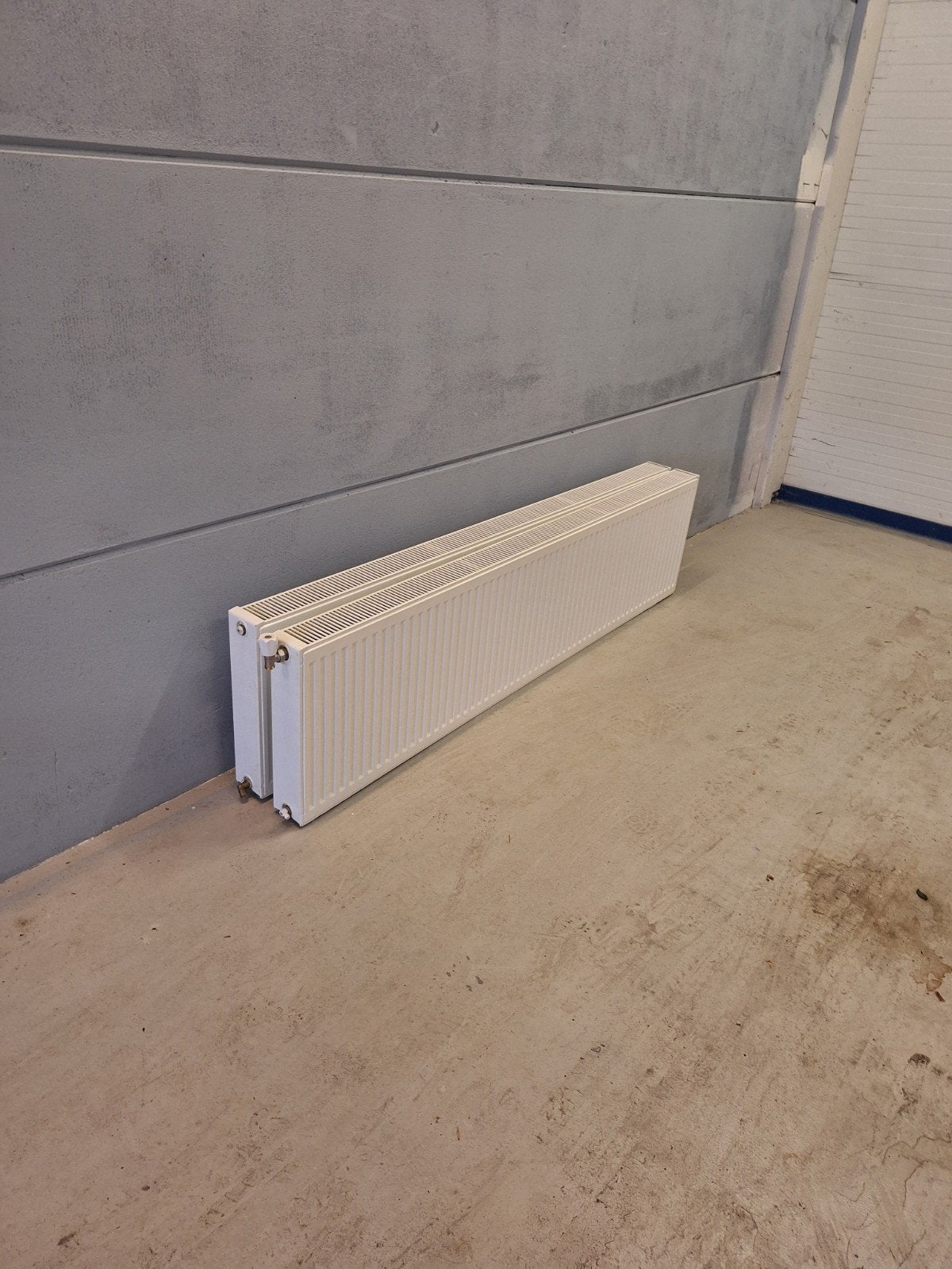 2 Radiatoren 50x200cm, Doe-het-zelf en Verbouw, Verwarming en Radiatoren, Ophalen, Gebruikt, Radiator, 30 tot 80 cm
