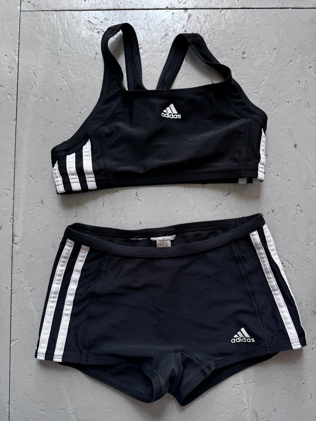 Adidas tankini + zwembroek maat 140-152, Zwart, Overige typen, Ophalen of Verzenden, Zo goed als nieuw