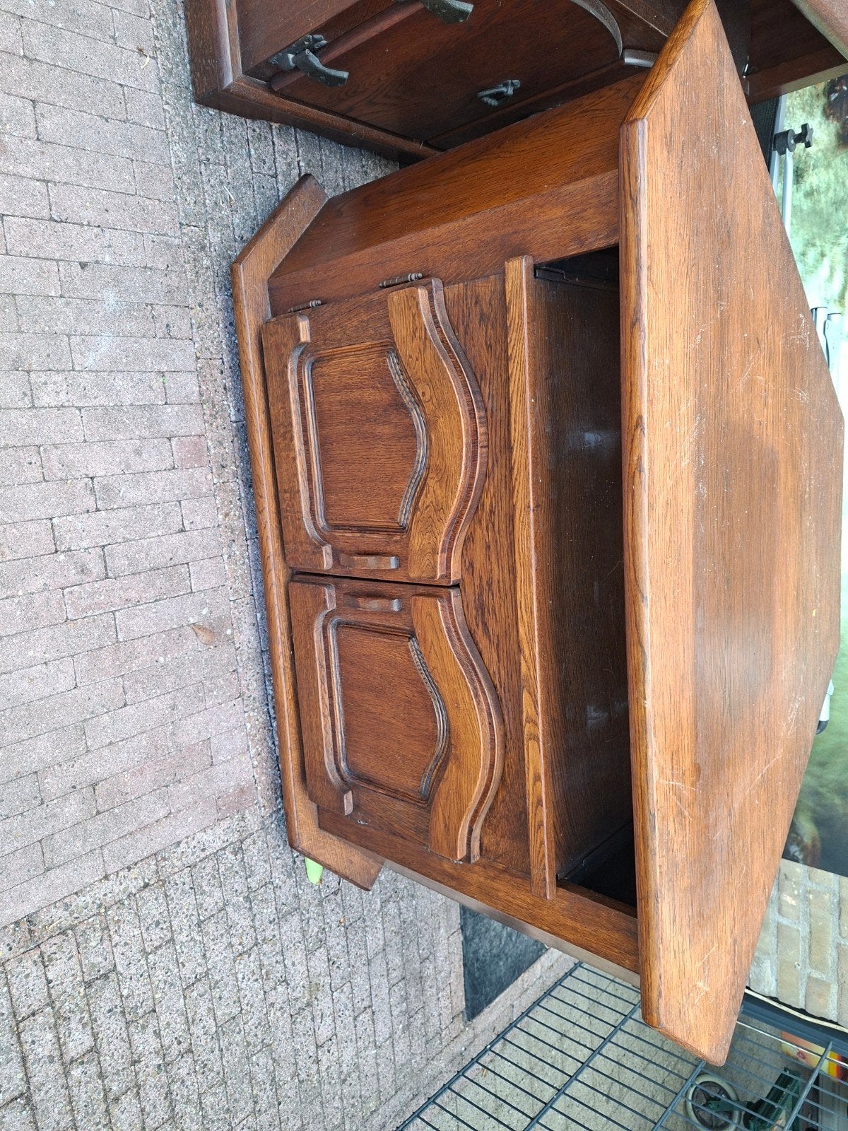 Vintage houten kastje met deurtjes, Ophalen