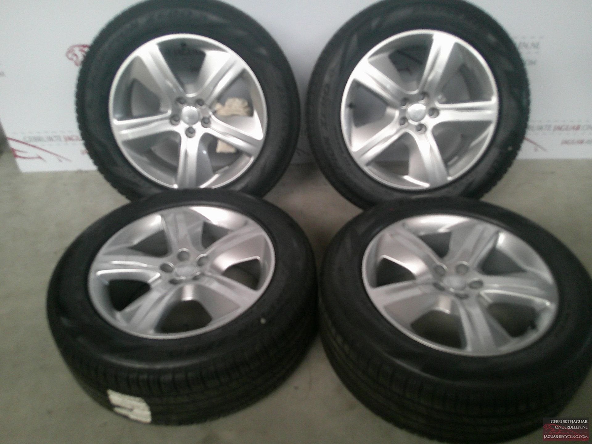 19″ Velar velgen set met Pirelli All season, Auto-onderdelen, Banden en Velgen, Velg(en), Terreinwagen, Gebruikt, Ophalen of Verzenden