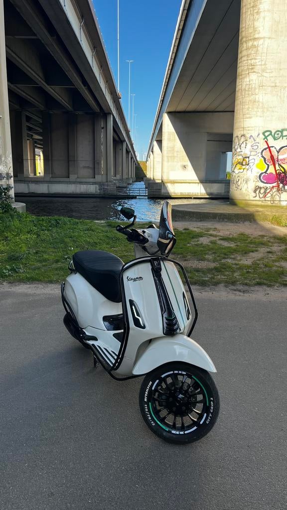Vespa sprint 2016, Fietsen en Brommers, Scooters | Vespa, Zo goed als nieuw, Overige modellen, Maximaal 25 km/u, Benzine, Ophalen