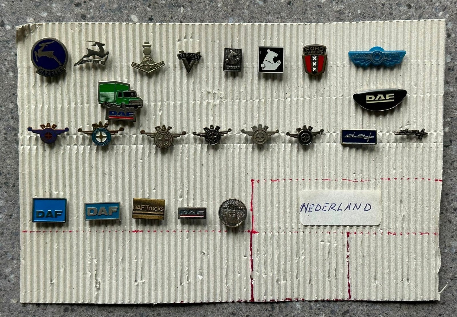 Nederlandse spelden en pins, Ophalen of Verzenden, Gebruikt, Merk, Speldje of Pin