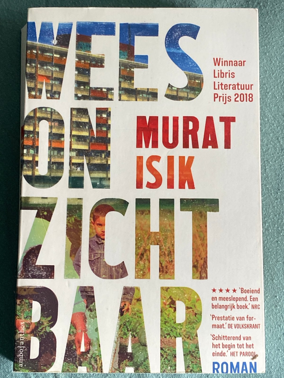 Wees Onzichtbaar - Murat Isik (Libris Literatuur Prijs), Ophalen, Zo goed als nieuw, Nederland