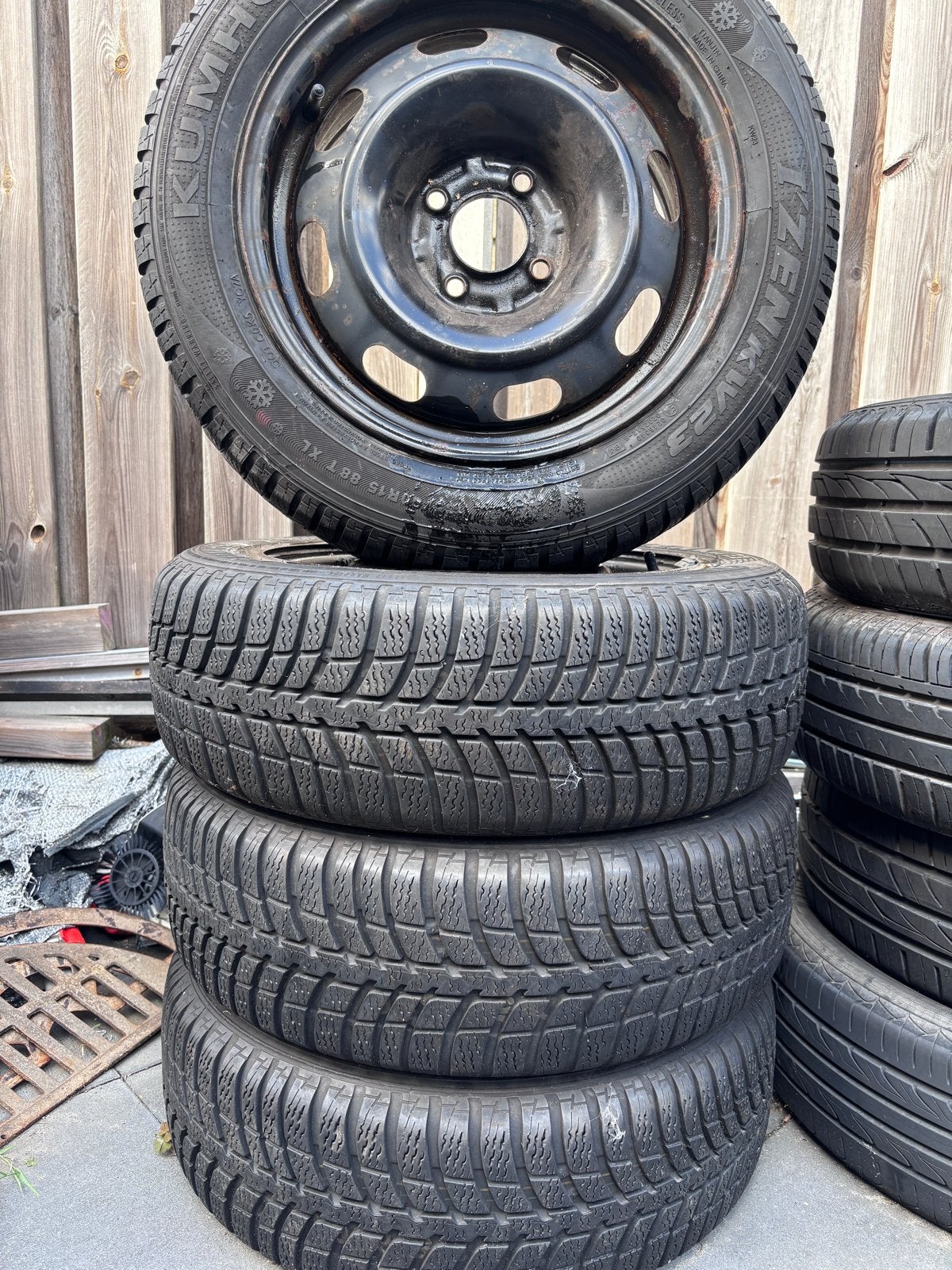 Kumho winterbanden op velg - 185/60 R15 (4 stuks), Ophalen, Gebruikt, 15 inch, Banden en Velgen