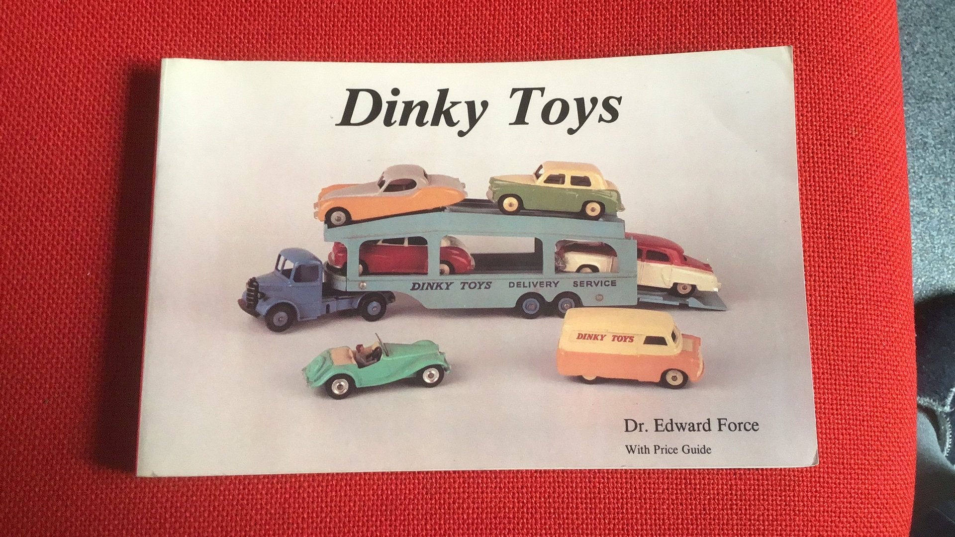 DINKY TOYS FOLDER CATALOGUS,ENCYCLOPEDIE  225 PAGINA ONMISB., Ophalen of Verzenden, Auto, Dinky Toys
