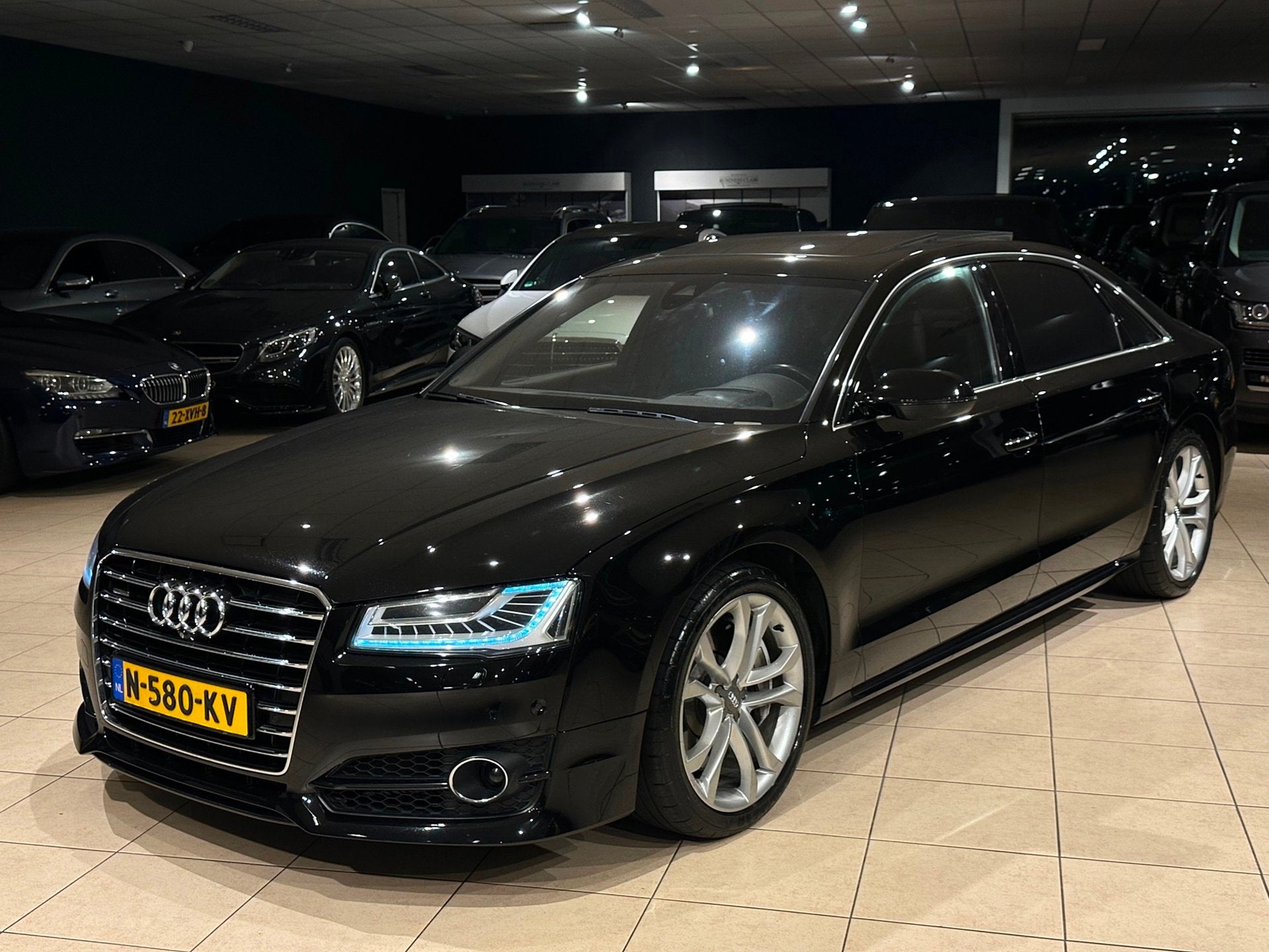 Audi A8 4.2 TDI Quattro Lang Pro Line+ Edition21 Audi Exclus, Auto's, Automaat, Gebruikt, Adaptive Cruise Control, 255 €/maand
