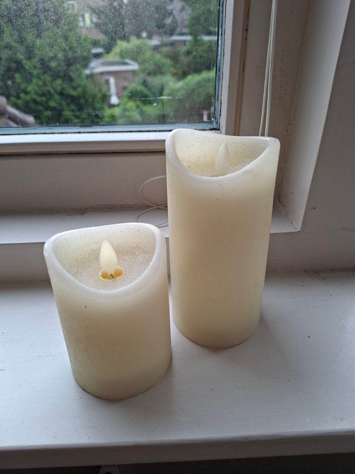 Twee LED kaarsen, Ophalen, Kunststof, Gebruikt, Crème