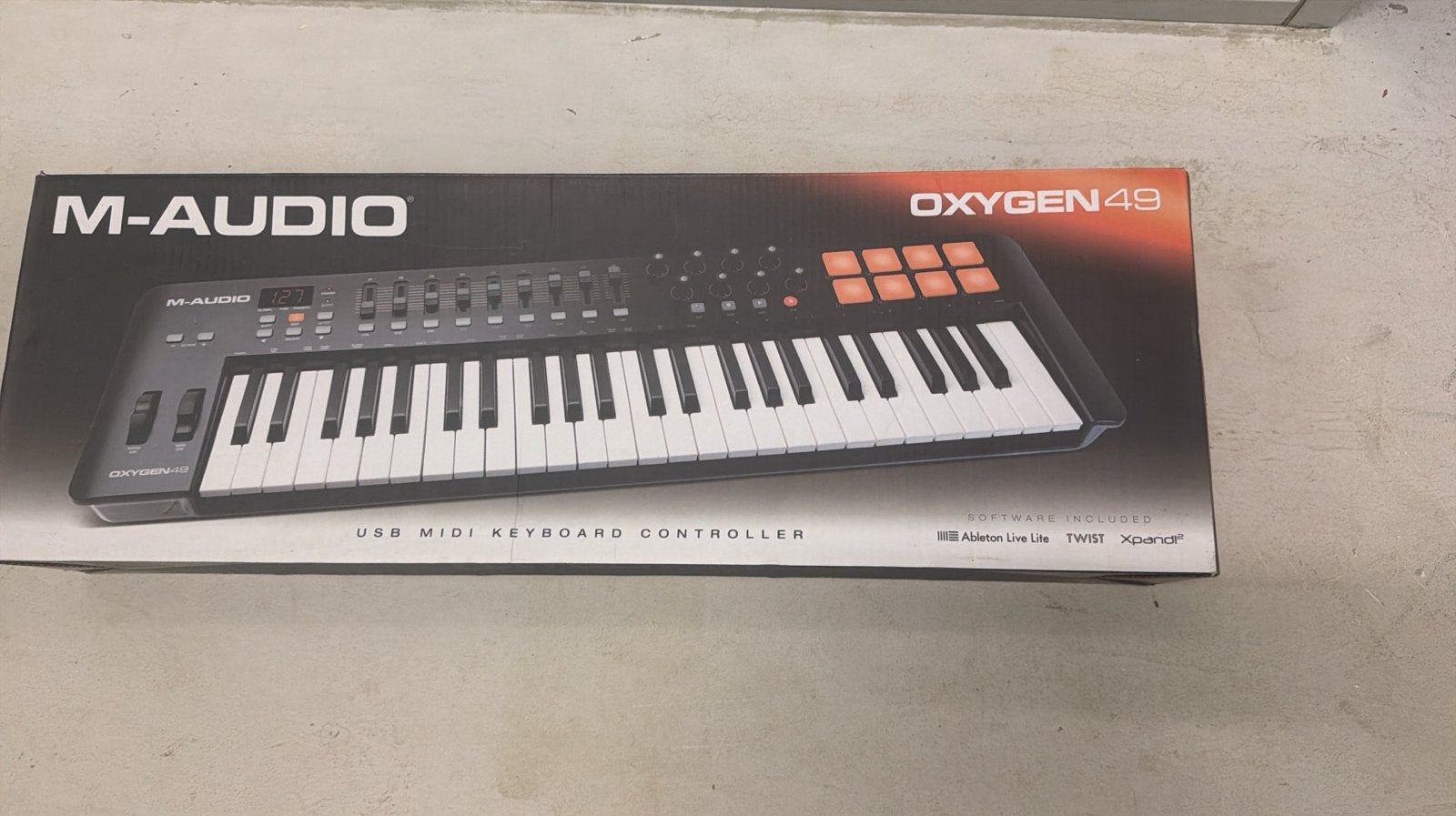 M-Audio Oxygen 49 MKIV USB MIDI Keyboard Contr. met pedaal., Ophalen of Verzenden, Zo goed als nieuw, Aanslaggevoelig, 49 toetsen