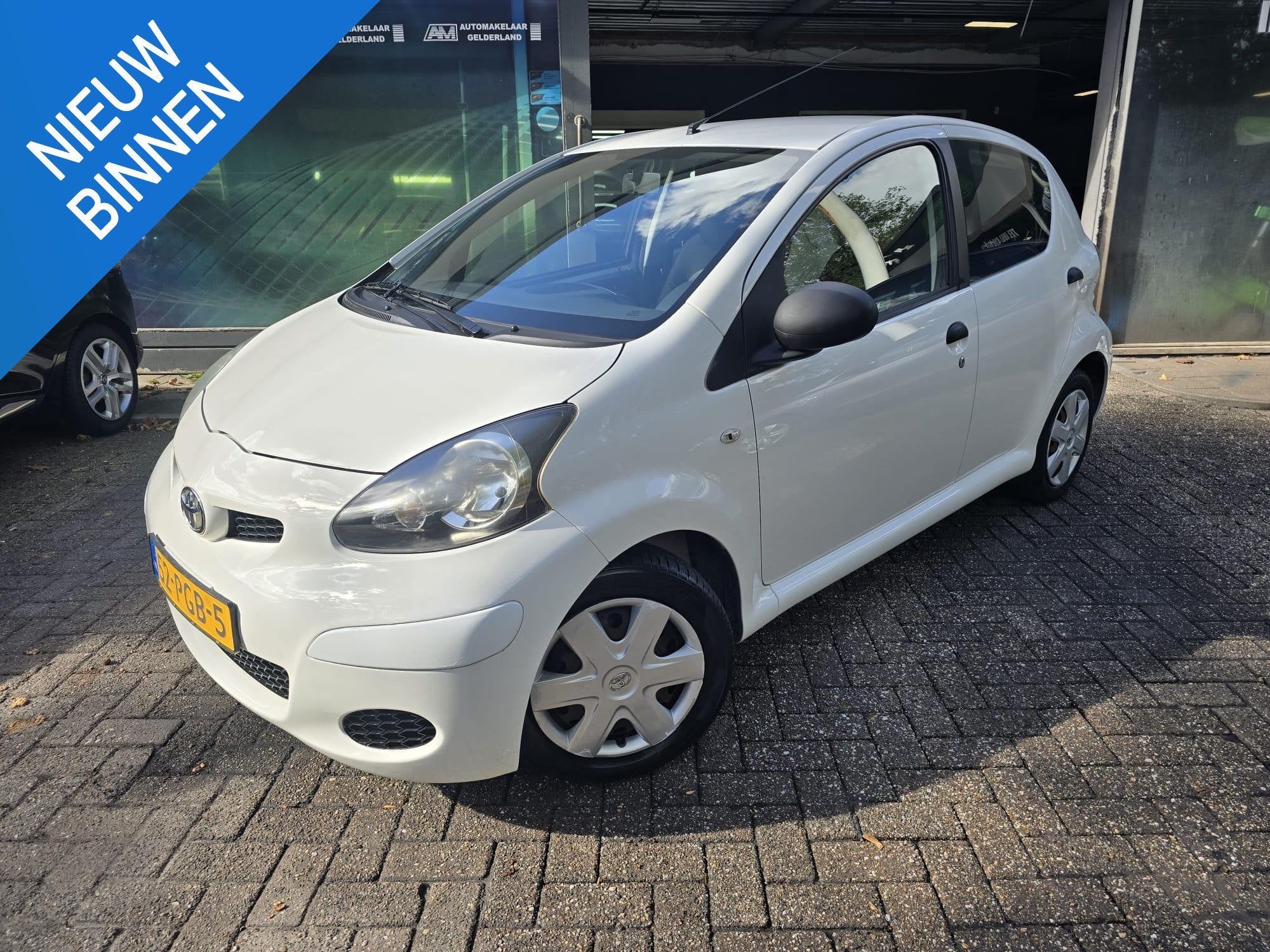 Toyota Aygo 1.0-12V Access | 1E EIGENAAR | 3/6 OF 12MND GARA, Voorwielaandrijving, Stof, Gebruikt, 4 stoelen