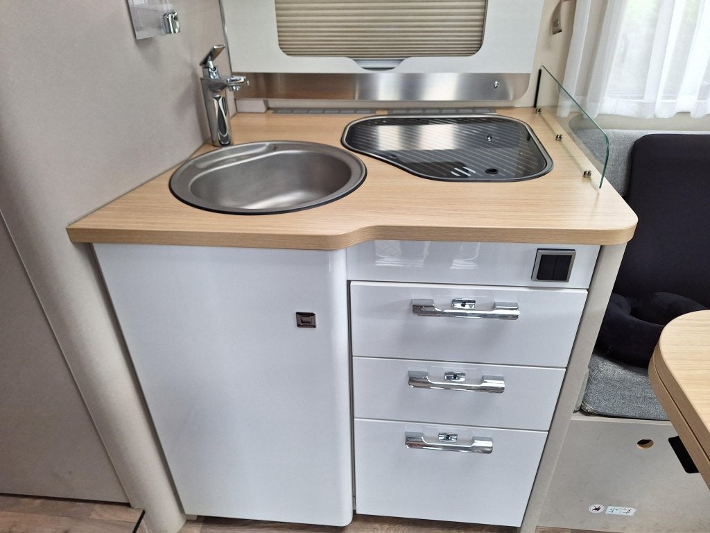 Hymer Tramp S 685 7-2020 +HEFBED+LEVELSYSTEEM-FACE TO FACE, Automaat, Buitenlamp, Ringverwarming, ABS