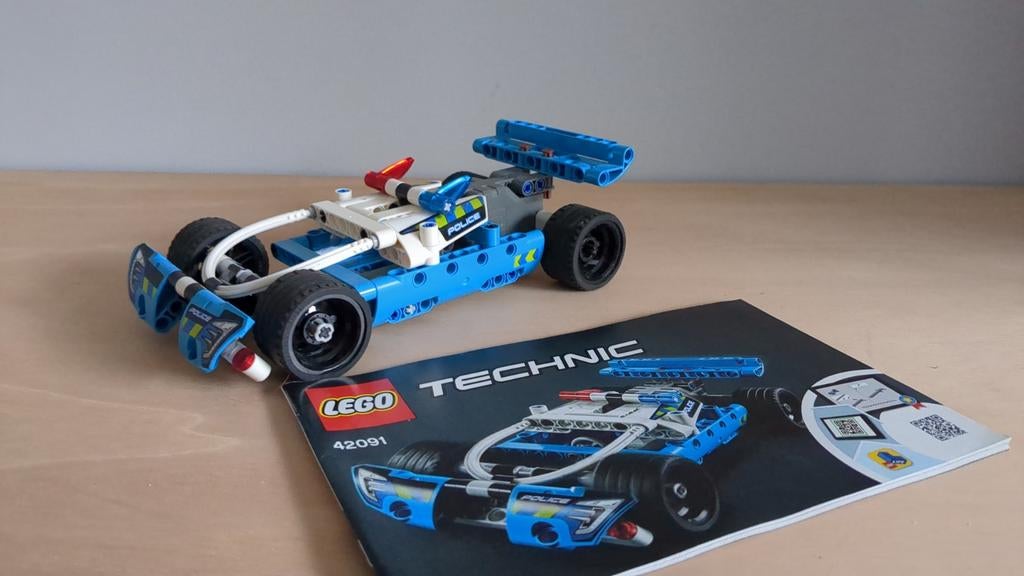 LEGO Technic Politie Achtervolgingsauto 42091, Kinderen en Baby's, Speelgoed | Duplo en Lego, Ophalen, Zo goed als nieuw, Complete set