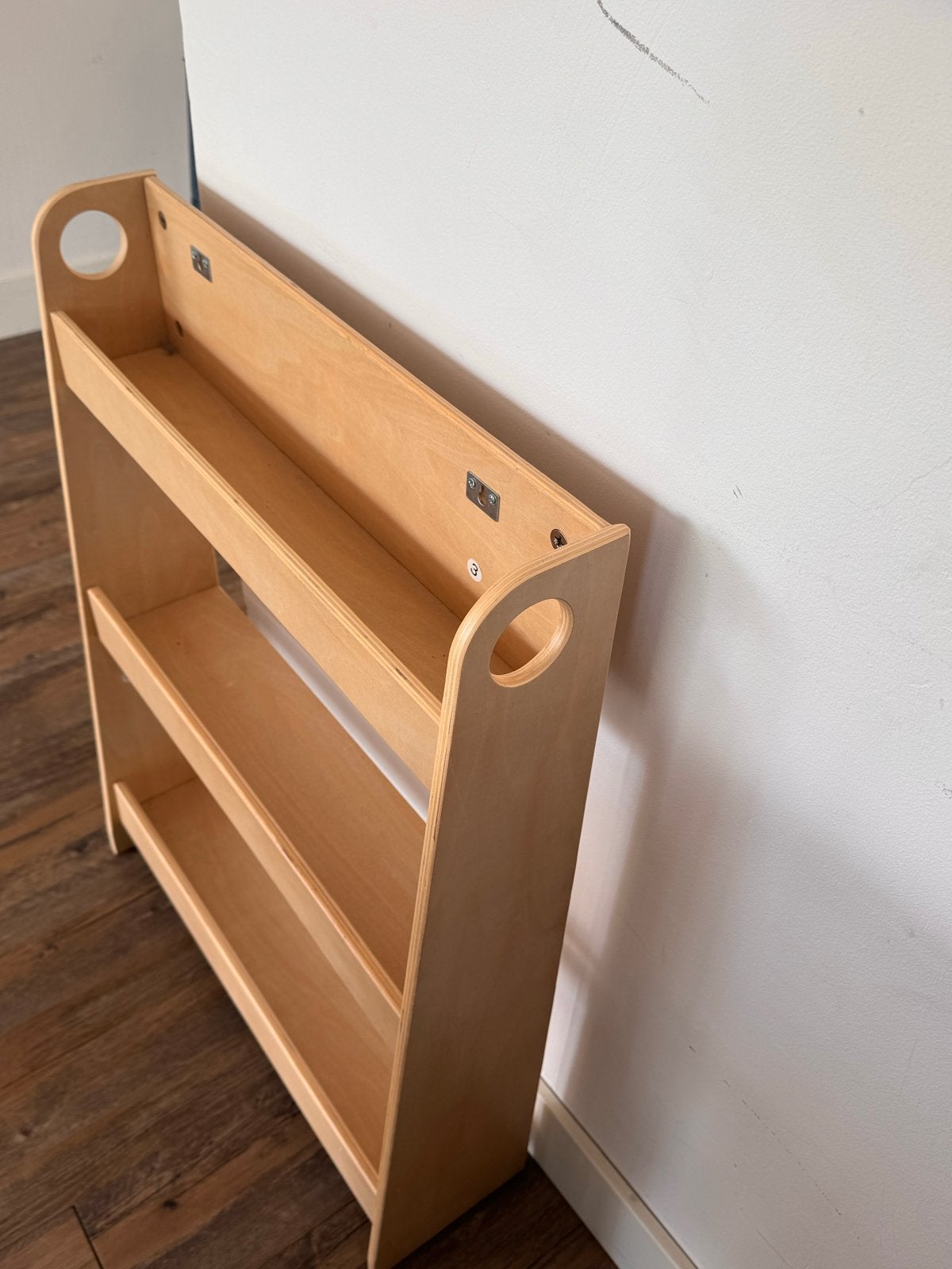 Houten kinderboekenrek van Petite Amélie / montessori, Huis en Inrichting, Kasten | Boekenkasten, Met plank(en), Zo goed als nieuw