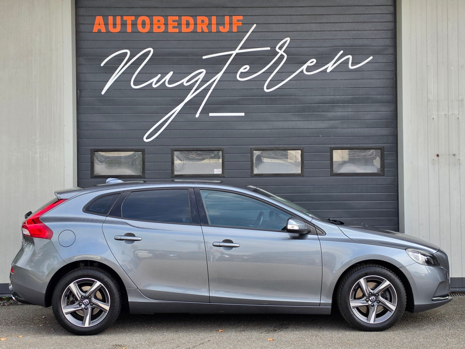 Volvo V40 2.0 T2 Momentum|PDC|Navi|Clima|, Auto's, Voorwielaandrijving, Gebruikt, 4 cilinders, 122 pk