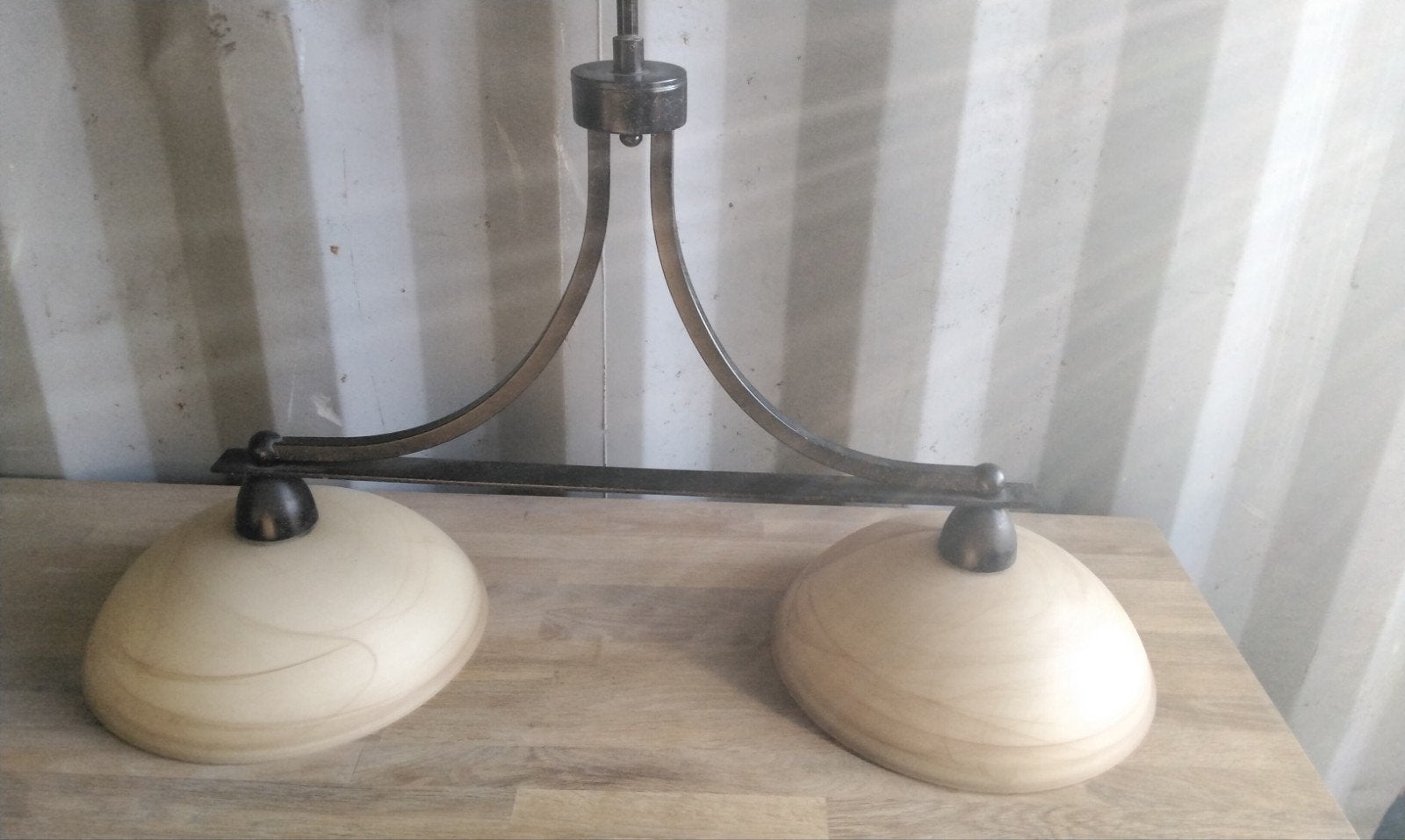 Stijlvolle hanglamp met twee lichtpunten, Huis en Inrichting, Ophalen, Gebruikt, E27 (groot), Modern, Natuurlijk