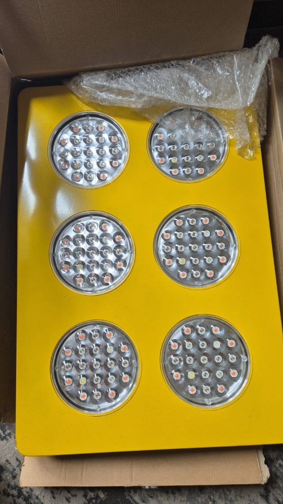 SpectraBox 600W LED Kweeklamp – Zo goed als nieuw, Ophalen of Verzenden, Zo goed als nieuw, Kweeklamp