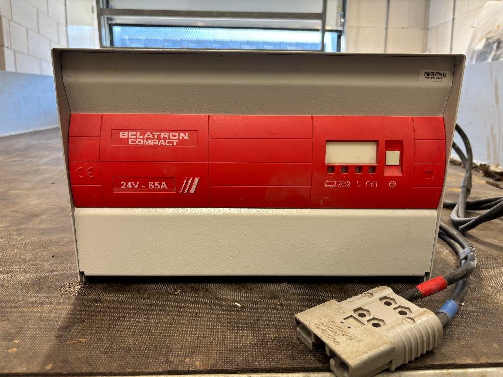 2 Belatron Laders: 24V 65Ah en 24V 30Ah (los verkoopbaar), Doe-het-zelf en Verbouw, Ophalen, Onbekend, Onbekend, Gebruikt