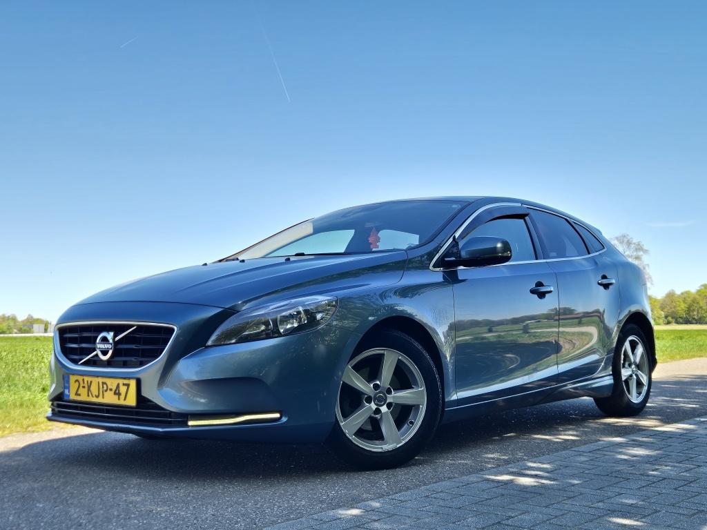 Volvo V40 1.6 D2 Momentum (bj 2013), Euro 5, 28 km/l, Gebruikt, 4 cilinders