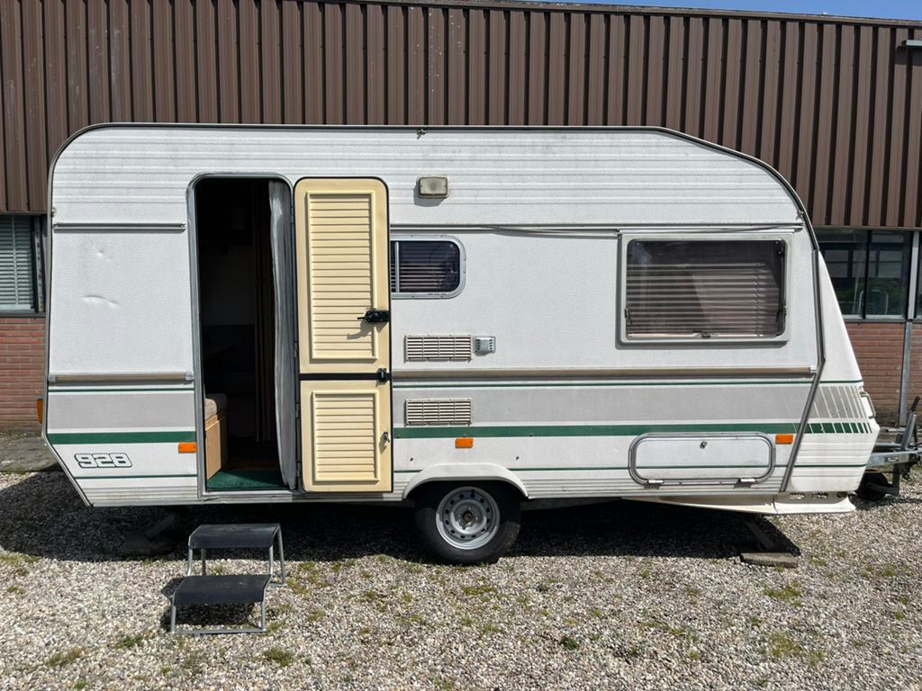 Chateau Cantara 928 met voortent, Chateau, Rondzit, Particulier, Ringverwarming