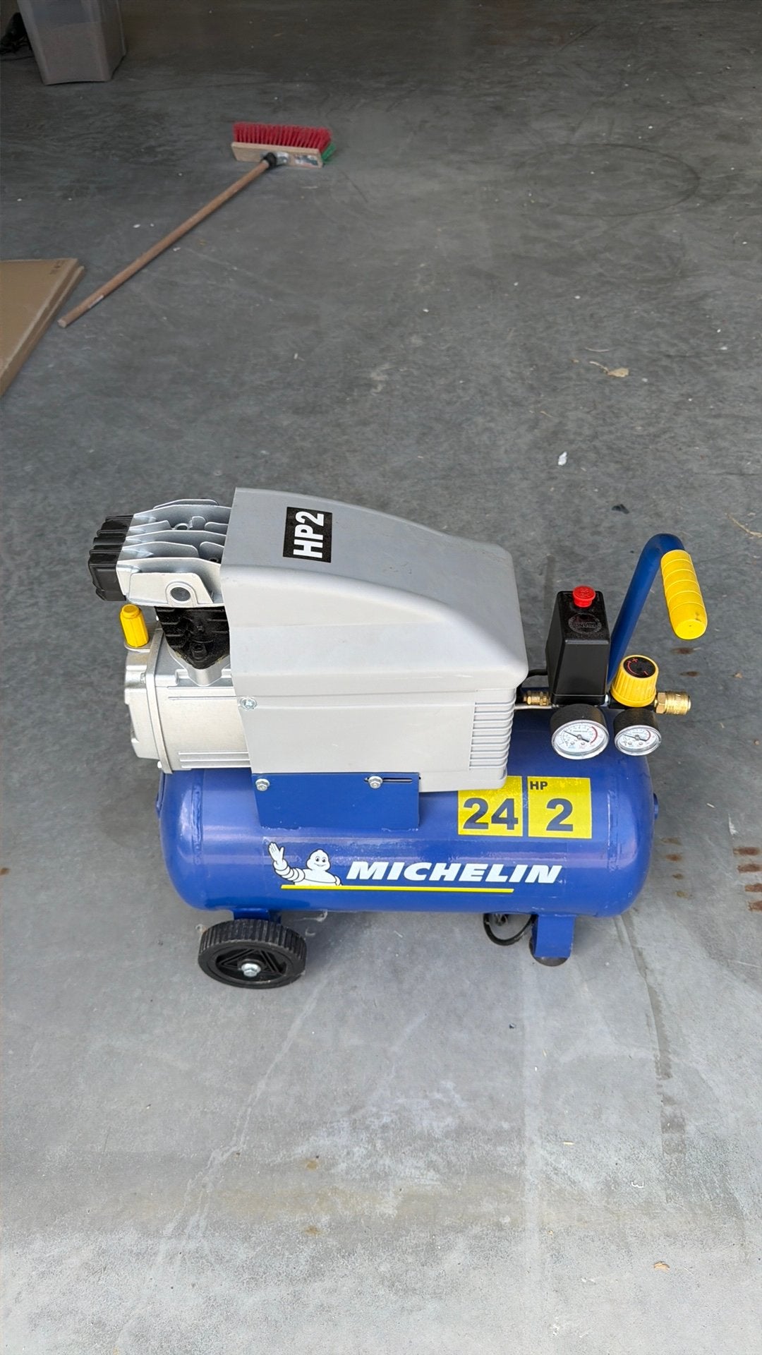 Nieuwe Michelin 24 liter compressor, Ophalen