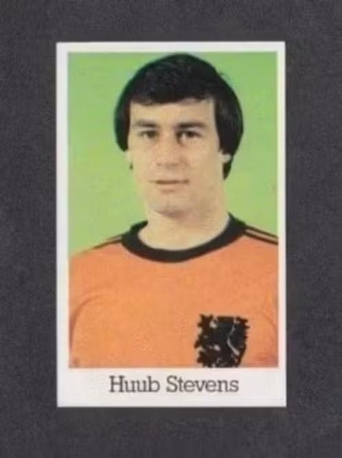 Voetbalplaatje Huub Stevens Nederlands Elftal Oranje 1980., Ophalen of Verzenden, Zo goed als nieuw