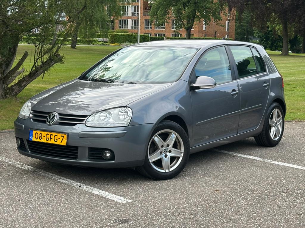 Volkswagen Golf 1.6 FSI, CarPlay, Voorwielaandrijving, 15 km/l, 4 cilinders, 620 kg