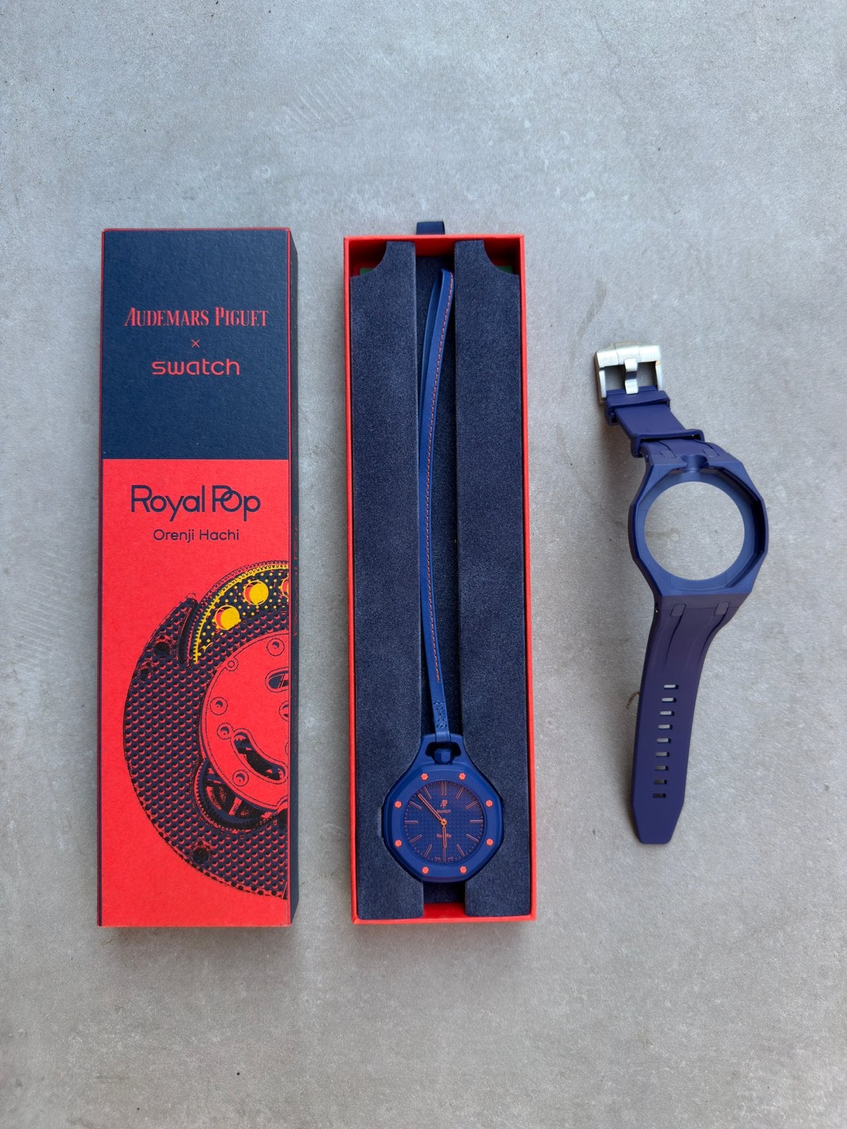 AP x Swatch Royal Pop Orenji Hachi - origineel, --, Nieuw, Ophalen of Verzenden, --