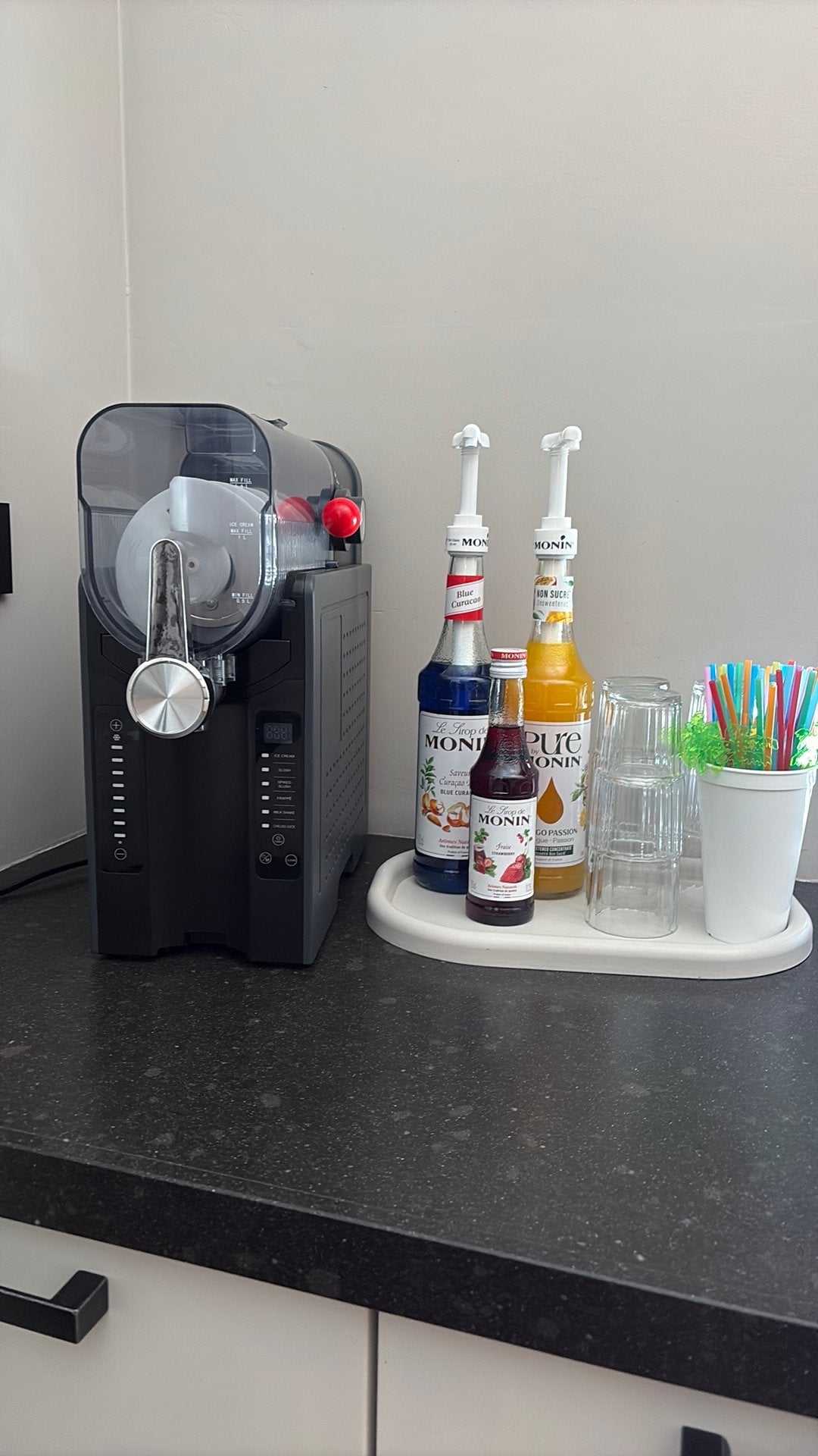 Slush maker (slushi, ijs, frappe, milkshake enz), Witgoed en Apparatuur, IJsmachines, Ophalen of Verzenden, Zo goed als nieuw