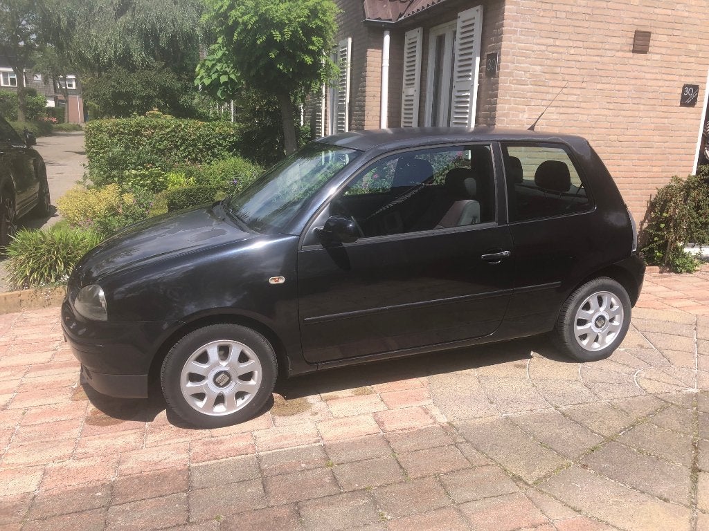 Seat Arosa 1.4 44KW 2005 Zwart 56500 km!!, Voorwielaandrijving, 450 kg, 31 €/maand, 4 stoelen