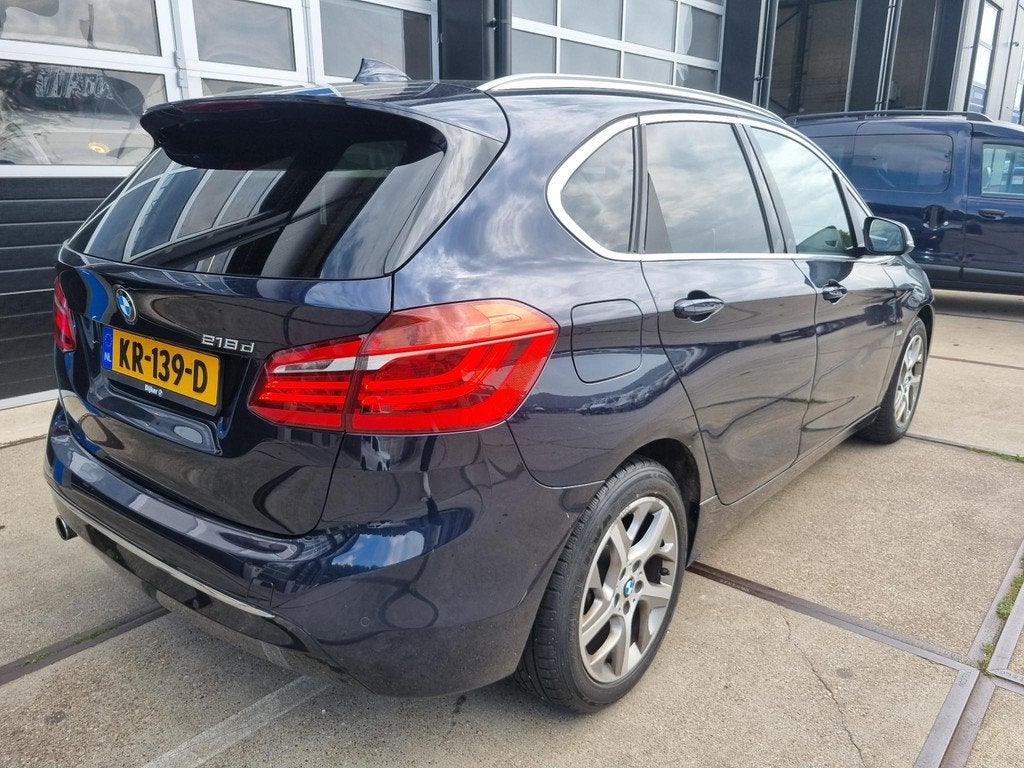 BMW 2-serie Active Tourer 218d Luxury LEER / NAVI / CAMERA /, Auto's, Automatische klimaatregeling, Euro 6, 4 cilinders, 150 pk